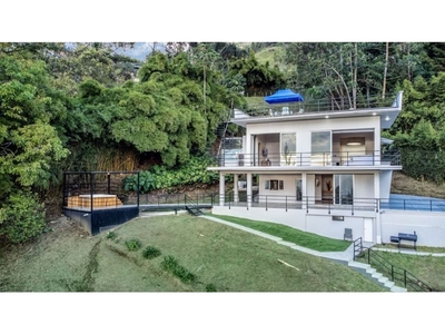 Casa de campo de alto standing de 2000 m2 en venta Medellín, Departamento de Antioquia
