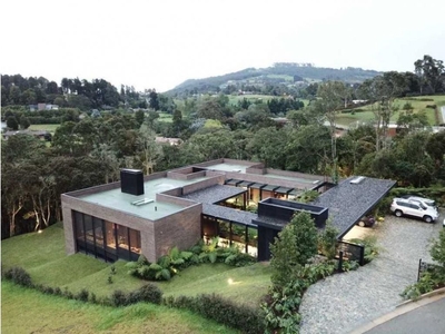 Casa de campo de alto standing de 3 dormitorios en venta Medellín, Departamento de Antioquia