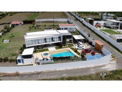 Cortijo de alto standing de 3685 m2 en venta El Darién, Departamento de Tolima