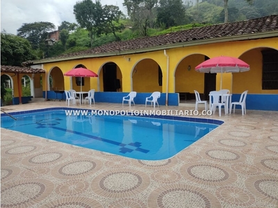 Piso de lujo en alquiler en Barbosa, Colombia