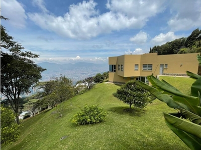Vivienda exclusiva de 5623 m2 en venta Medellín, Colombia