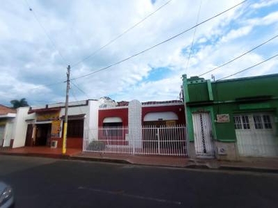 Casa en renta en Uribe Uribe, Palmira, Valle del Cauca | 261 m2 terreno y 261 m2 construcción