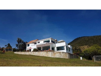Casa de campo de alto standing de 6400 m2 en venta Sesquilé, Cundinamarca