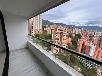 Piso de alto standing de 105 m2 en alquiler en Medellín, Colombia