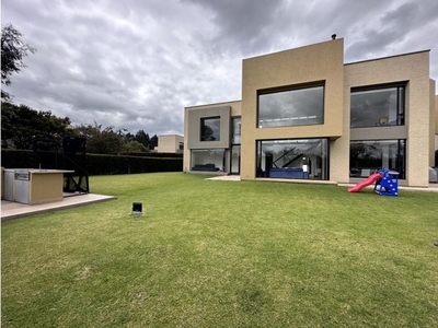 Vivienda exclusiva de 244 m2 en venta Cota, Colombia