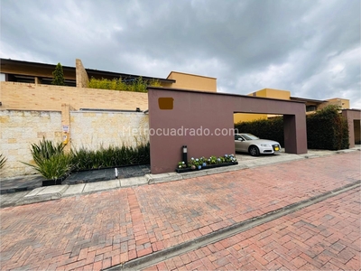 Casa en Arriendo, Condominio Villa los Pinos