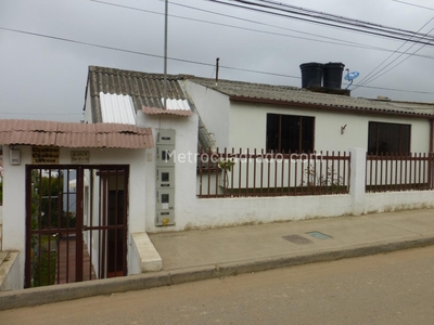 Casa en Venta, Barrio Villa 70 (Dos pisos independientes)