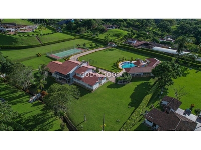 Exclusiva casa de campo en venta Girardota, Colombia