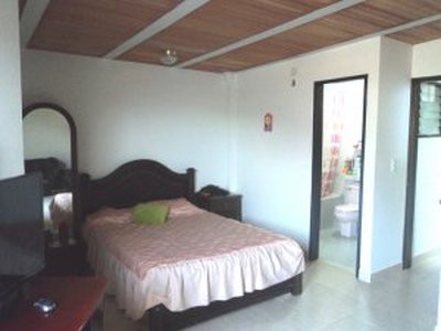 Casa de segundo y tercer piso barrio castilla - Medellín
