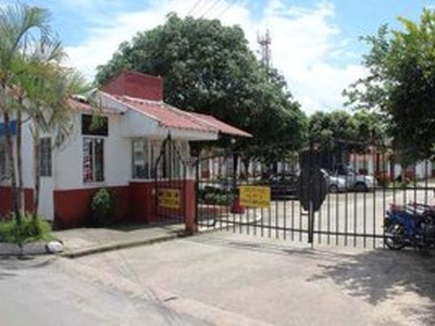 Casa economica en conjunto cerrado en villavicencio - Villavicencio