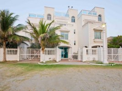 Espectacular casa, 4 pisos, 4 habitaciones, 3 jacuzzis, Excelente inversión - Cartagena