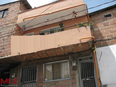 Casa en Medellín, Loma de Los Bernal, 239579