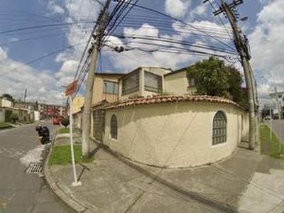 Casa en Venta en Barrio Normandia de Bogota. Estrato 3 - Bogotá