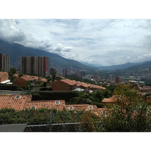 Casa Amazonía Campestre, Cabañas, Área Metropolitana De Medellín. ¡hermosa Vista, Sin Construcciones Futuras Que Obstruyan La Visibilidad, Sin Vecinos Atrás O En Frente! Negocie Directo Con El Dueño.