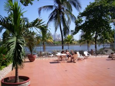 Apto. De una habitacion con balcon y vista al mar - Cartagena