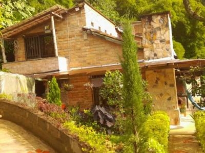 Terreno en venta en Sabaneta, Sabaneta, Antioquia | 3.000 m2 terreno y 200 m2 construcción