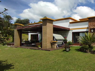 Casa Campestre En Alquiler En Rionegro - Vereda Sajonia