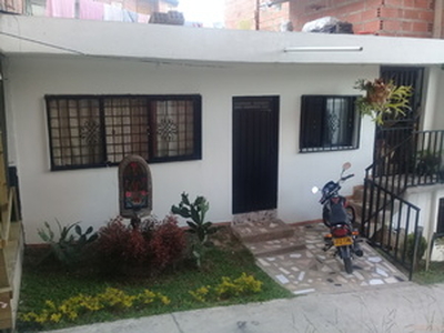 1er piso de 4 habitaciones en san antonio de prado barrio los mesa - Medellín