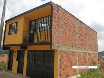 Casa de 2 pisos rentando en Subia a 10 minutos de Silvania en venta - Silvania