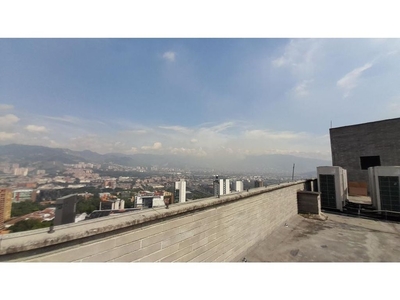 Exclusiva oficina de 670 mq en alquiler - Medellín, Colombia