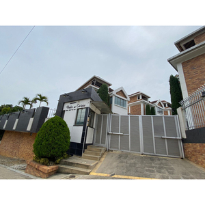 Casa En Arriendo/venta En Bucaramanga Lagos Del Cacique. Cod 111993