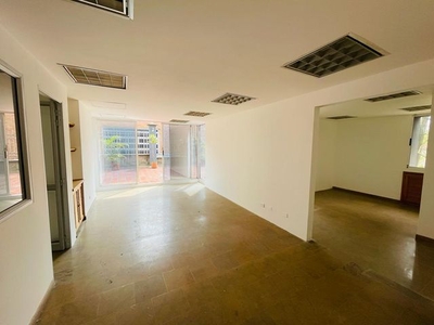 Local comercial en venta en Las Lomas II