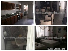 CASA BIFAMILIAR EN VENTA - CONQUISTADORES **COD:!!!!!!!! 11367