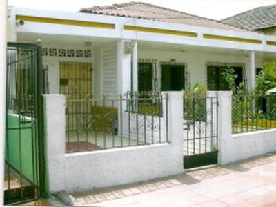 Excelente y amplia casa con apartamento independiente estrato 4. Vendo. - Barranquilla