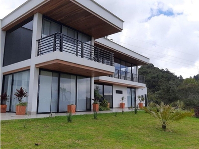 Casa de campo de alto standing de 4 dormitorios en venta Retiro, Colombia