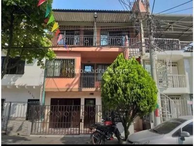 Casa en Venta, Ulpiano Lloreda \ Comuna 13