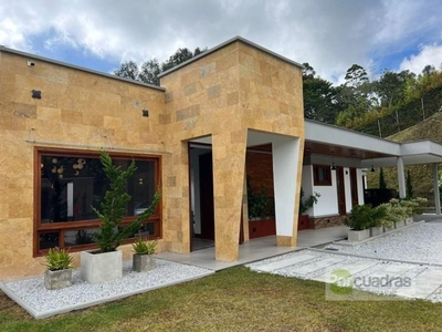 Vivienda de alto standing de 499 m2 en venta Rionegro, Departamento de Antioquia
