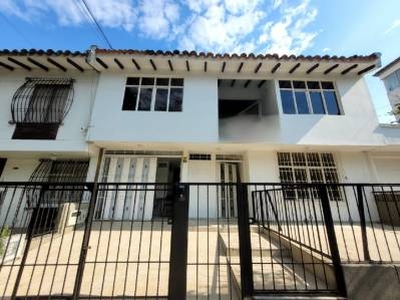 Casa en venta en El Gran Limonar, Cali, Valle del Cauca | 250 m2 terreno y 460 m2 construcción