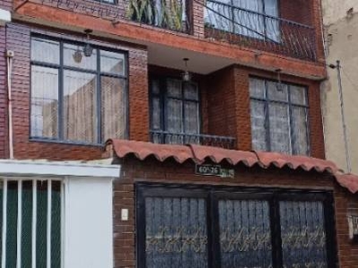 Casa en venta en Muzu, Bogotá, Cundinamarca | 250 m2 terreno y 250 m2 construcción