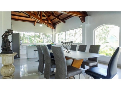 Vivienda de lujo de 3605 m2 en venta Medellín, Departamento de Antioquia