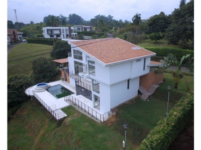 Casa de campo de alto standing de 5 dormitorios en venta Pereira, Colombia