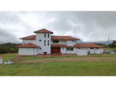 Casa de campo de alto standing de 4 dormitorios en venta Guasca, Colombia