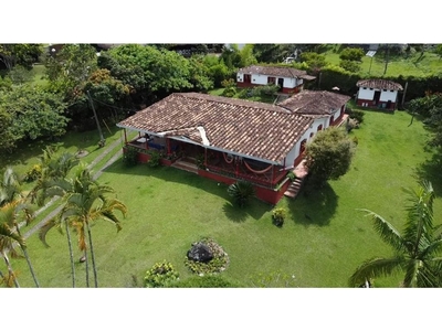 Casa de campo de alto standing de 6 dormitorios en venta Copacabana, Departamento de Antioquia