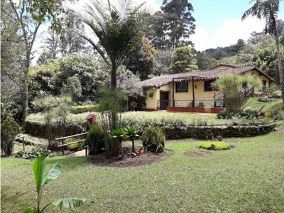 Casa de campo de alto standing de 4 dormitorios en venta Medellín, Departamento de Antioquia
