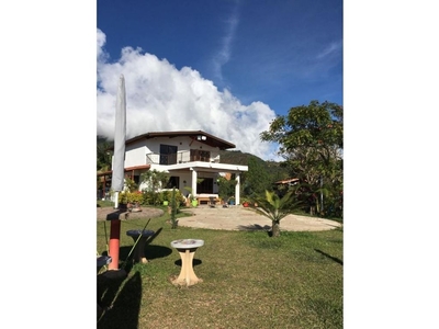 Cortijo de alto standing de 7400 m2 en venta Guatapé, Departamento de Antioquia