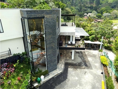Piso de alto standing de 1500 m2 en venta en Caldas, Colombia