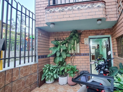 Apartamento en venta en Sebastiana, Envigado, Antioquia | 64 terreno y 80 construcción