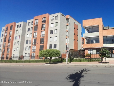 Apartamento (1 Nivel) en Venta en Hacienda Madrid El Retiro, Municipio Madrid, Cundinamarca