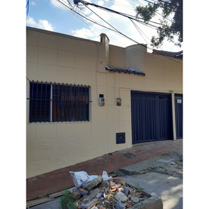 Venta Casa En Medellin, Manrrique (permuta)