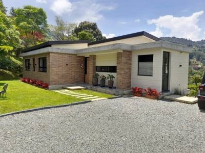 Casa en renta en La Estrella, La Estrella, Antioquia | 2.500 m2 terreno y 120 m2 construcción