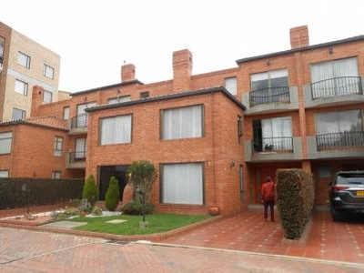 Casa en venta en Chia, Chía, Cundinamarca | 100 m2 terreno y 200 m2 construcción