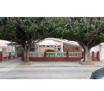Se vende amplia casa en barrio crespo Cartagena