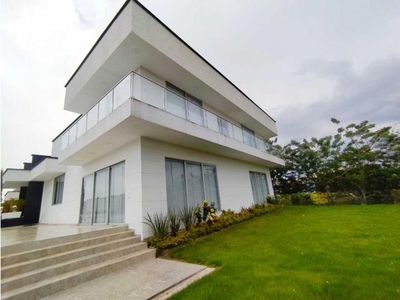 Casa de campo de alto standing de 2240 m2 en venta Pereira, Colombia