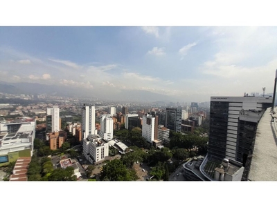Exclusiva oficina de 670 mq en alquiler - Medellín, Colombia