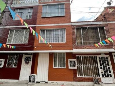 Casa en venta en Nueva Roma, Bogotá, Cundinamarca