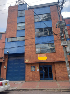 Ubicado Edificio Con Bodega De 8 Niveles Alternados A Dos Cuadras De Trasmilenio En La Pradera, Zona Industrial